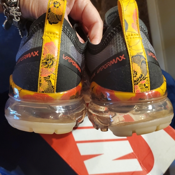 Nike Air Vapormax 2019 Special Edition - Picture 5 of 16